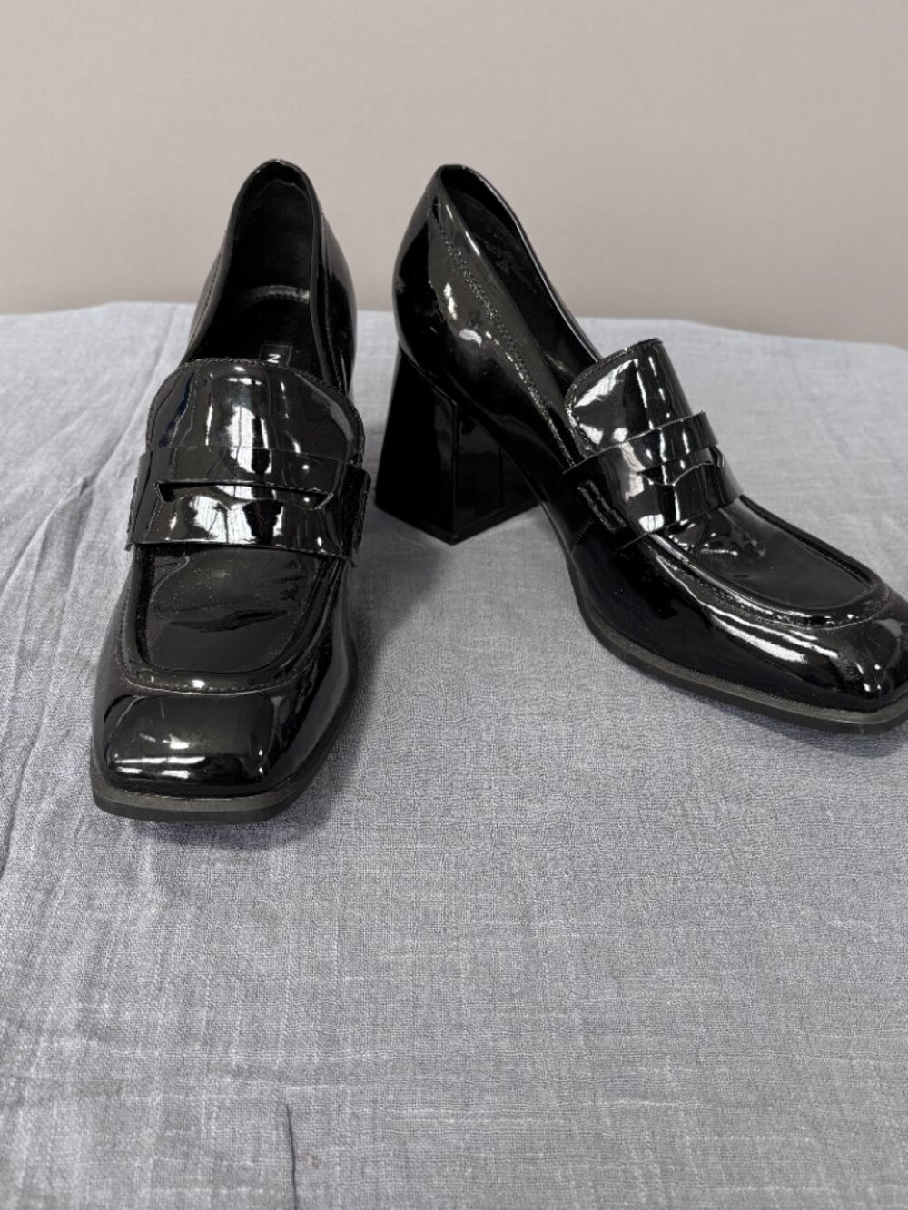 Nine West Zest Heeled Loafers Size 8 / M / Black Patent Leather - Picture 2 of 10